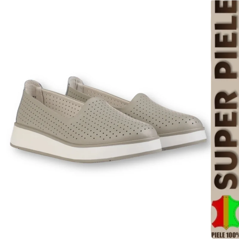 Superpiele - Magazin Online de Încăltăminte-Genti din Piele NaturalăBalerini albi piele naturala perforati cu talpa groasa |SILOVO|