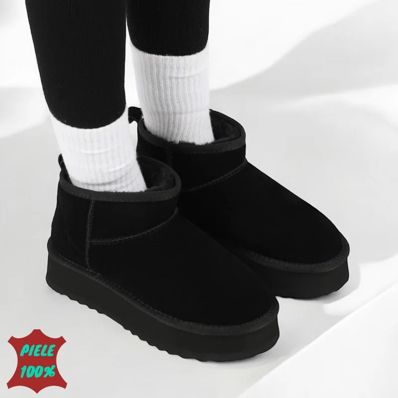 Rövid, fekete, szőrmével bélelt |UGG| típusú természetes velúr csizma platformmal