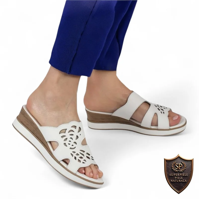 sandale papučeŽenske ležerne bijele papuče od prirodne kože s perforacijama i platformom |ALIBANOZA|