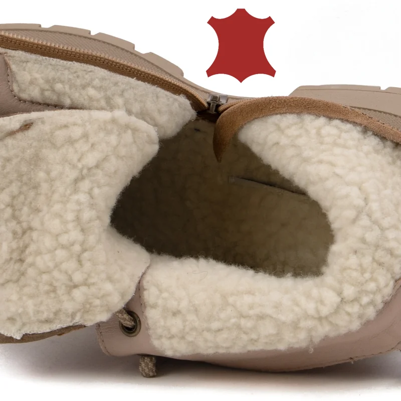 Udobne ženske cipele od prirodne kožeŽenske čizme, tamno bež antilop, podstavljene krznom, debeli potplat, vezice i patentni zatvarač TL58