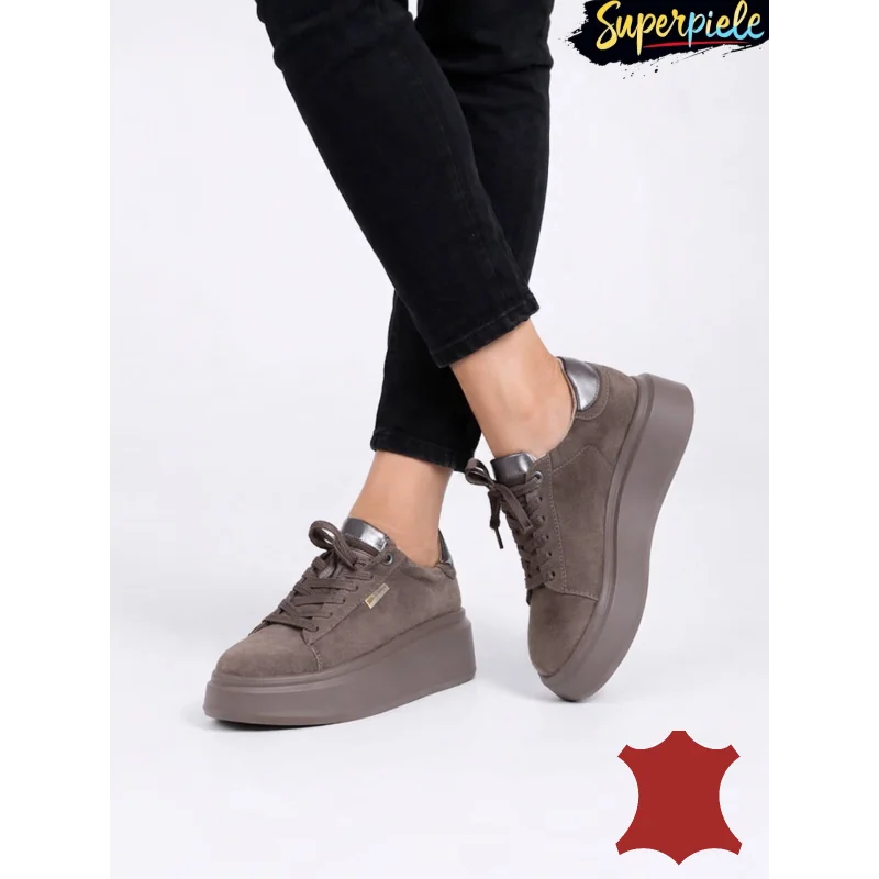 Scarpe casual da donna in pelle scamosciata naturale marrone con punta rotonda e chiusura lacci F002-444
