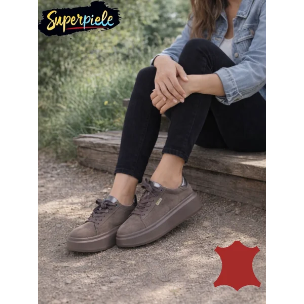 Scarpe casual da donna in pelle scamosciata naturale marrone con punta rotonda e chiusura lacci F002-444