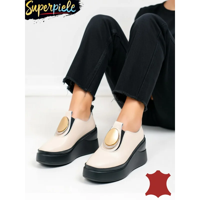Superpiele - Magazin Online de Încăltăminte-Genti din Piele NaturalăBeige vardagsskor i äkta läder utan snören med platå och dekorativt spänne